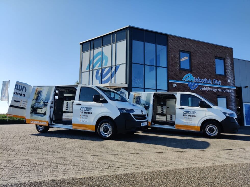 Klaar voor solide service met gloednieuwe Volkswagen Transporters voor Crown Intern Transport