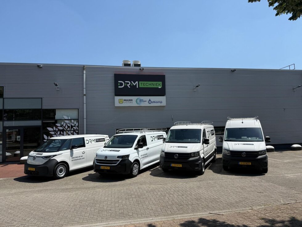 Mix van nieuwe Volkswagens met Aluca bedrijfswageninrichting voor DRM Techniek